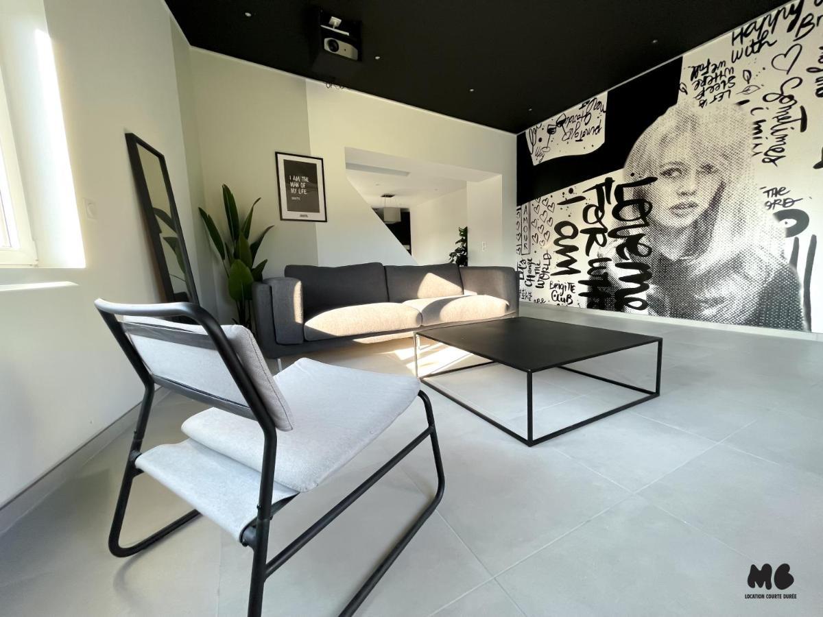 Maison Brigitte - Jacuzzi Videoprojecteur Xbox