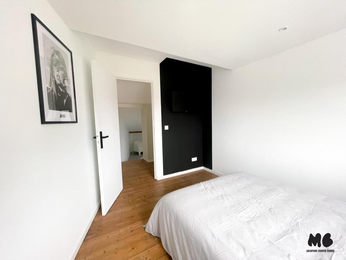 Maison Brigitte - Jacuzzi Videoprojecteur Xbox